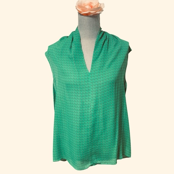 CAbi Style #124 Micro Polka Dot Kelly Green Silk Blend Sleeveless Blouse - L - Picture 1 of 9